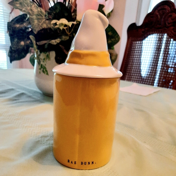 Rae Dunn Fall Gnome Candle - Picture 2 of 3